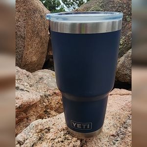 30 oz Navy Blue Yeti Rambler
